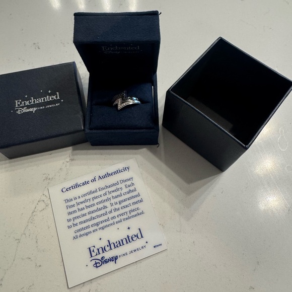 Disney Black and Silver Zigzag Ring - Picture 6 of 7